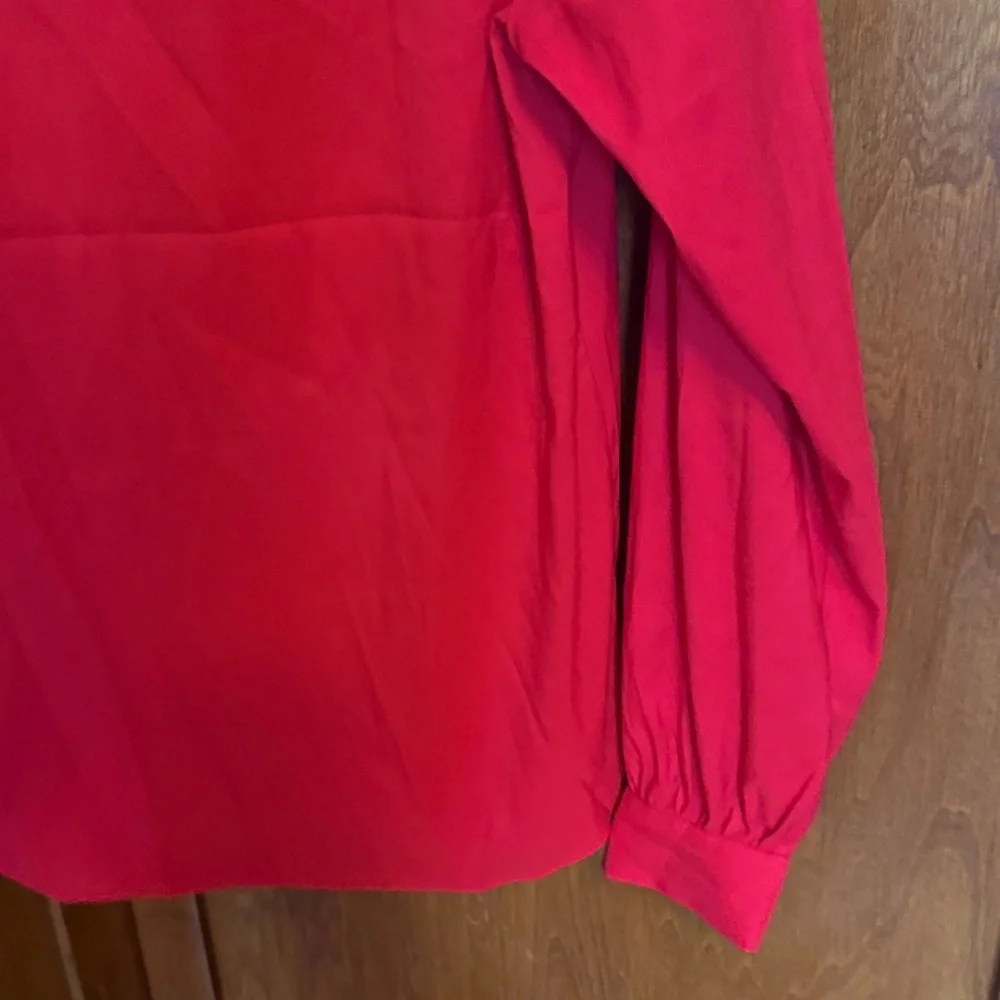 NWT Express Vibrant Red Women's Blouse - Picture 4 of 4